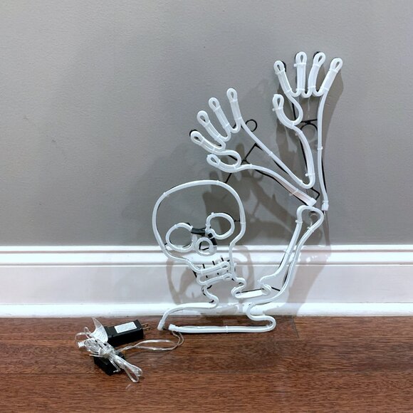 Hyde & Eek! Waving Skeleton Faux Neon LED Halloween Motion Light Sign NEW 2022 - Picture 4 of 4